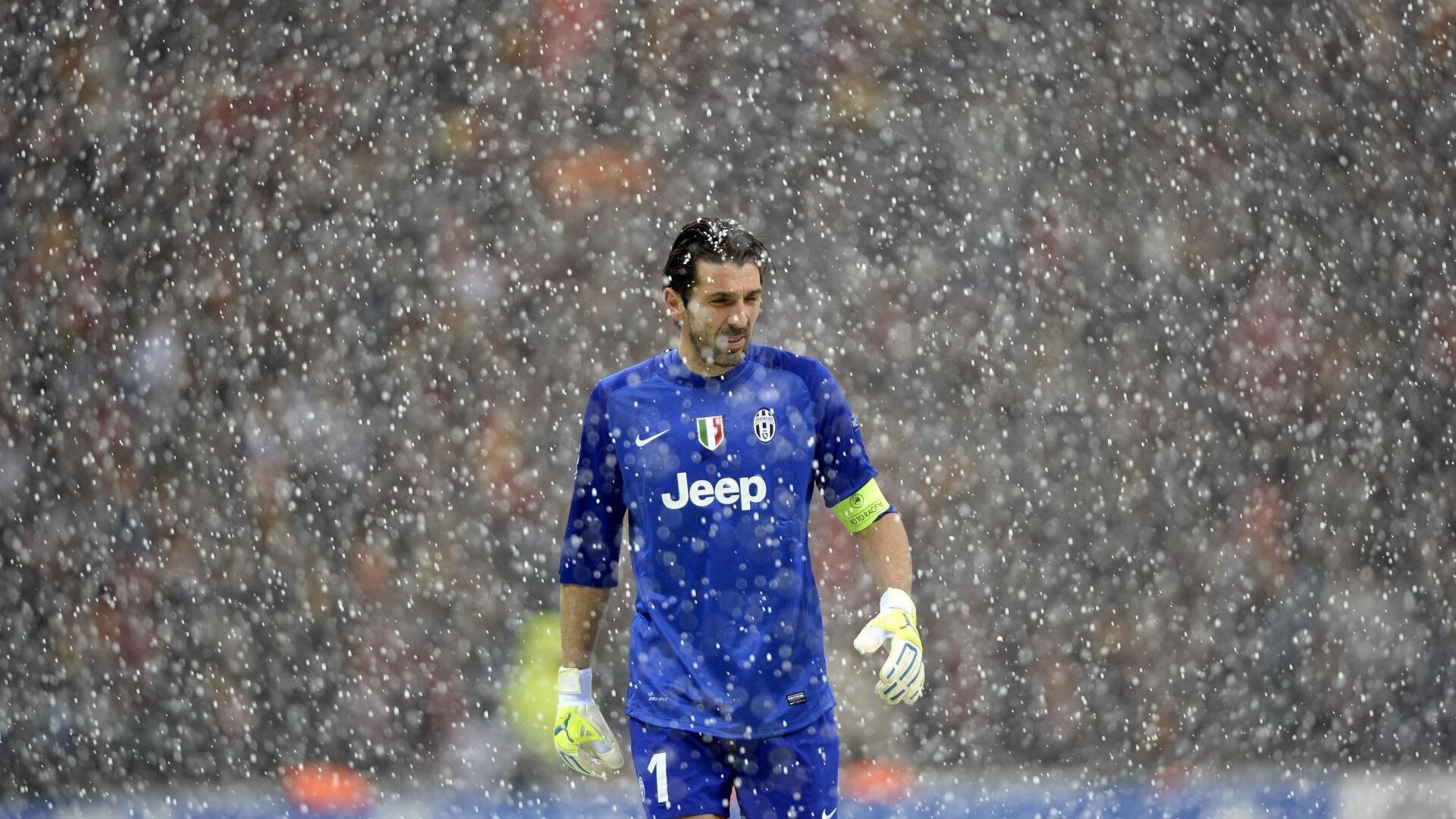 《王者荣耀》“超级战队”激烈争夺冠军！荣耀之巅，谁将问鼎？