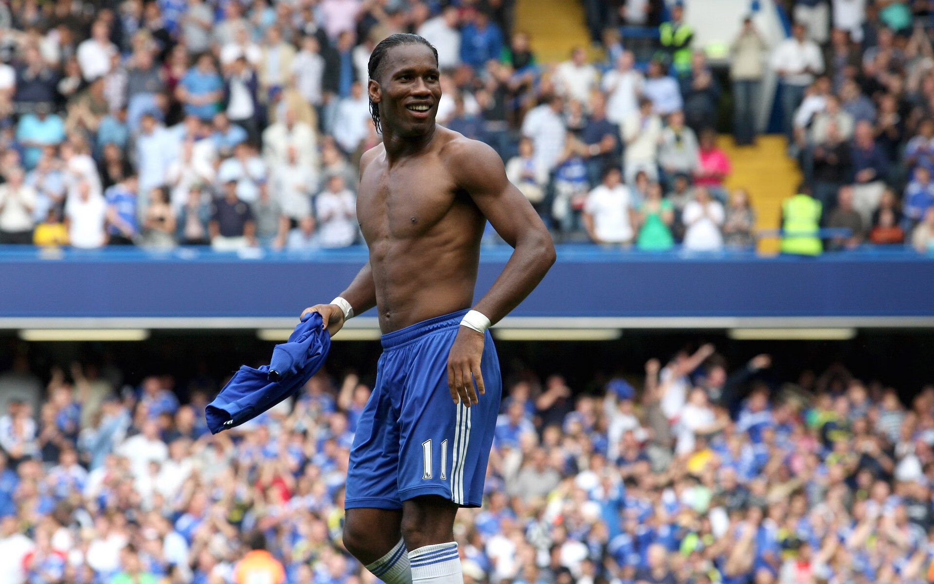 曼城4-1大胜多特，哈兰德与福登联手大放异彩，哈兰德曼联转会费